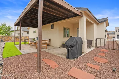 Exterior - 7828 Enchanted Park Dr, El Paso, TX 79911 photo 4 of 12