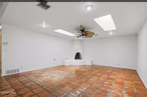 766 Espada Dr E, El Paso, TX 79912 photo 17