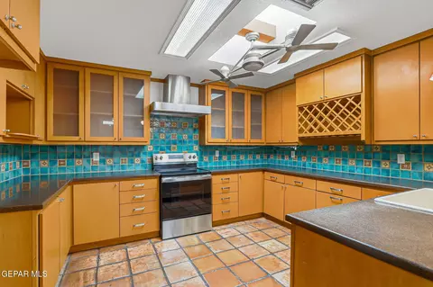 766 Espada Dr E, El Paso, TX 79912 photo 11