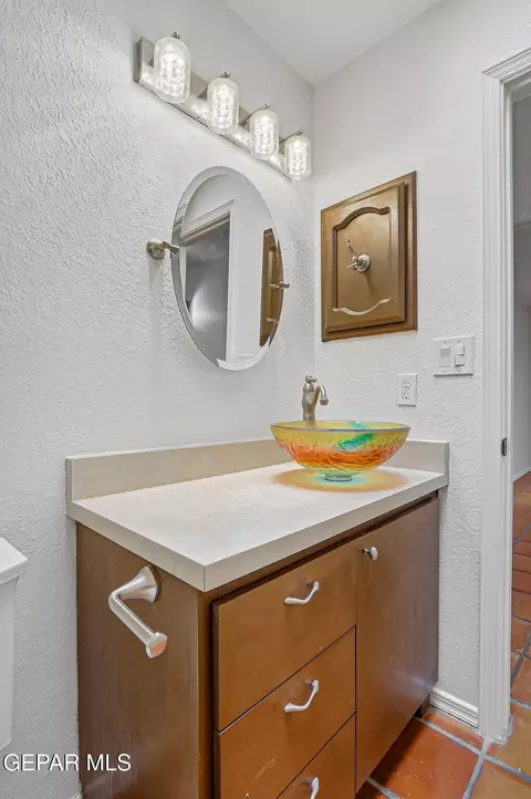 766 Espada Dr E, El Paso, TX 79912 photo 37