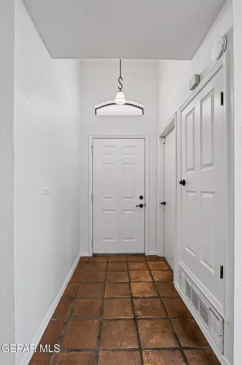766 Espada Dr E, El Paso, TX 79912 photo 7