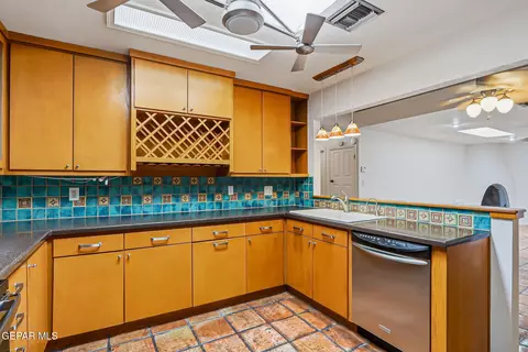 766 Espada Dr E, El Paso, TX 79912 photo 15