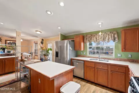 Kitchen - 516 Chisom Dr, Anthony, TX 79821 photo 2 of 3