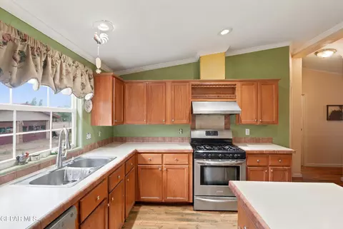 Kitchen - 516 Chisom Dr, Anthony, TX 79821 photo 3 of 3