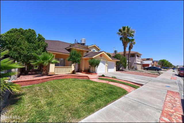2021 Shadow Ridge Dr, El Paso, TX 79938