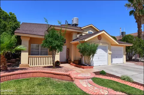 2021 Shadow Ridge Dr, El Paso, TX 79938