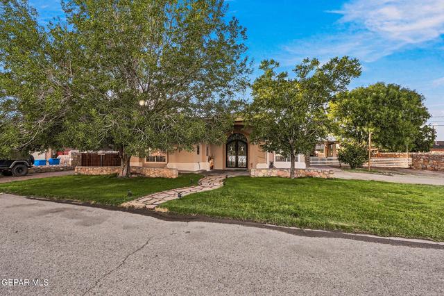 411 Burkett Dr, Clint, TX 79836