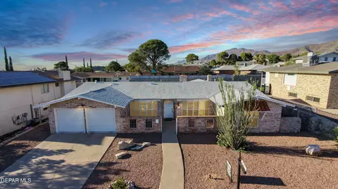 6413 Pino Real Dr, El Paso, TX 79912