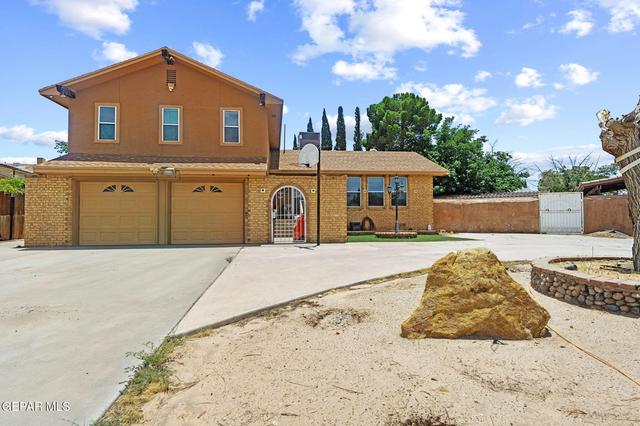 2214 Mermaid Dr, El Paso, TX 79936