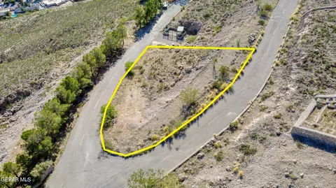 17 Apache Crest Dr, El Paso, TX 79902 photo 4