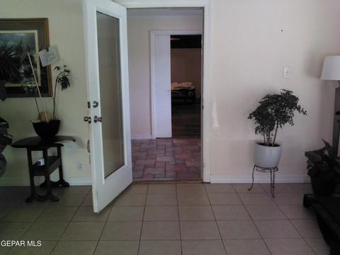 Entry Way - 500 Tamarisk St, Anthony, TX 79821 photo 2 of 4