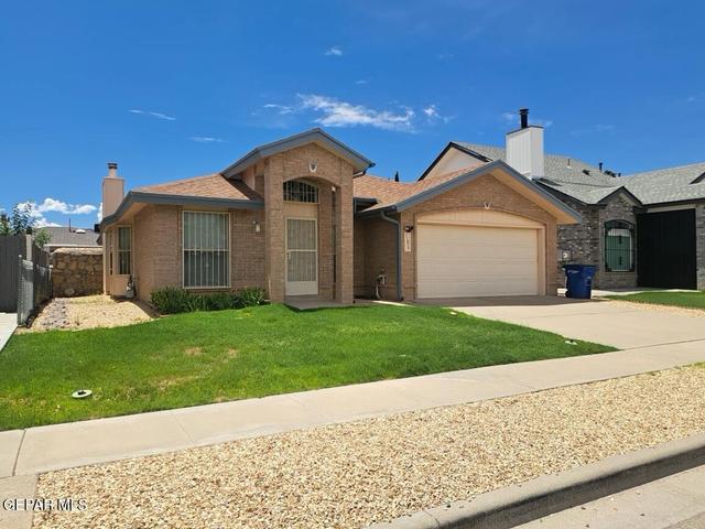 11077 Golden Pond Dr, El Paso, TX 79934