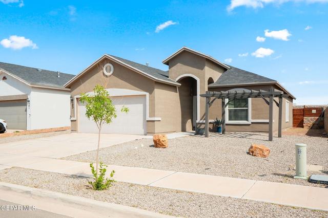 805 Whitebrush Dr, Socorro, TX 79927
