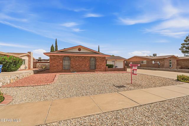 10708 Tony Jacklin Dr, El Paso, TX 79935