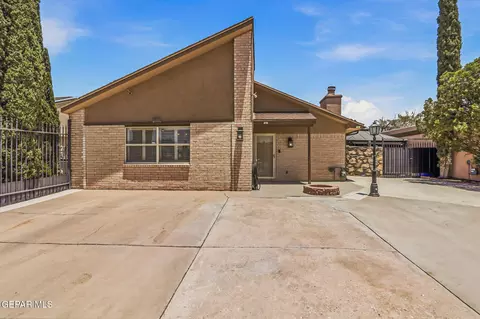 1816 Karl Wyler Dr, El Paso, TX 79936