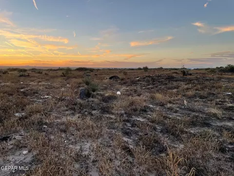 82 Guillermo Rd, Anthony, NM 88021