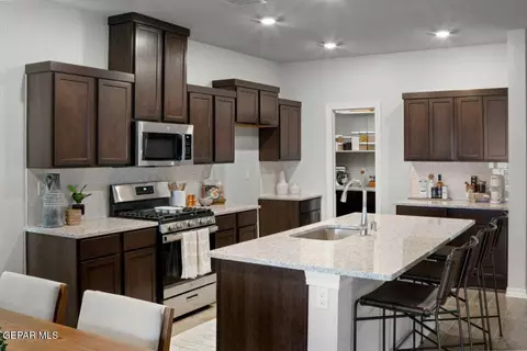 11869 Malecon Pl, El Paso, TX 79934 photo 4