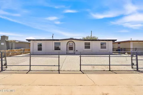 10477 Mackinaw St, El Paso, TX 79924
