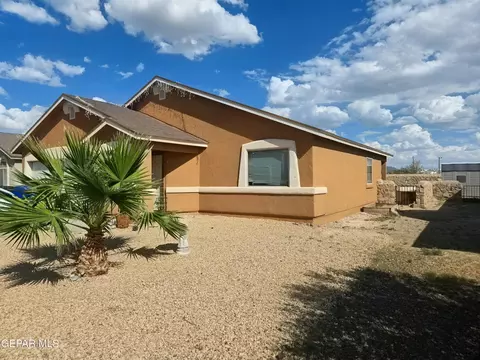 949 Danny Sanchez Pl, Anthony, TX 79821 photo 2