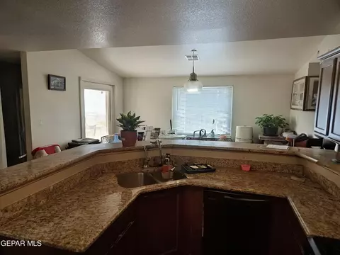 949 Danny Sanchez Pl, Anthony, TX 79821 photo 3