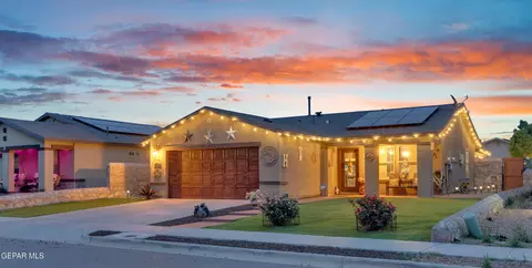 724 Villa Romero Dr, Horizon City, TX 79928