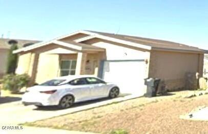 925 Brezo St, Horizon City, TX 79928