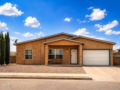 925 Brezo St, Horizon City, TX 79928