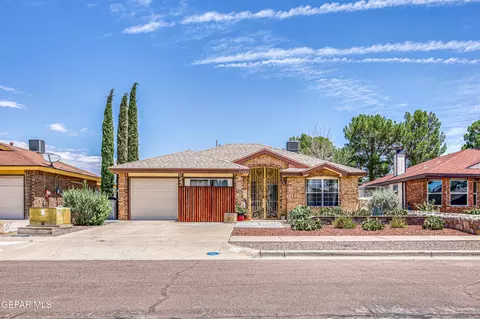 11545 Caballo Lake Dr, El Paso, TX 79936