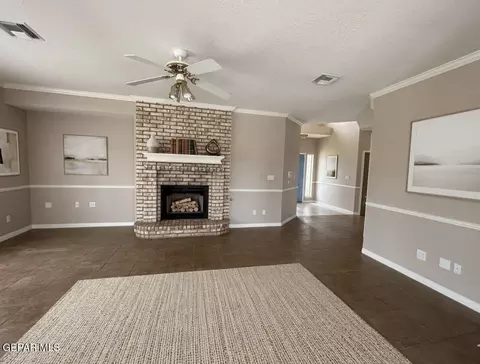 6261 Los Bancos Dr, El Paso, TX 79912