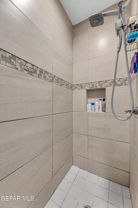 Bath - 6068 Rivet Pl, El Paso, TX 79932 photo 5 of 6