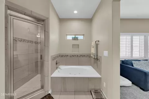 Bath - 6068 Rivet Pl, El Paso, TX 79932 photo 4 of 6
