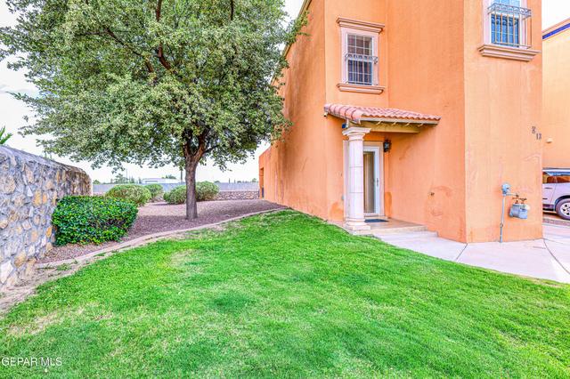 3150 N Yarbrough Dr #E13, El Paso, TX 79925
