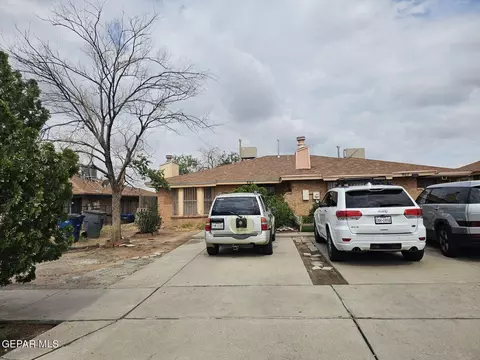 905 Destello Rd, El Paso, TX 79907