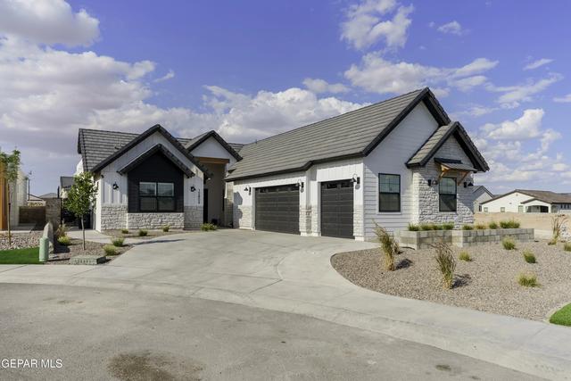 328 Emerald Moon Pl, Horizon City, TX 79928