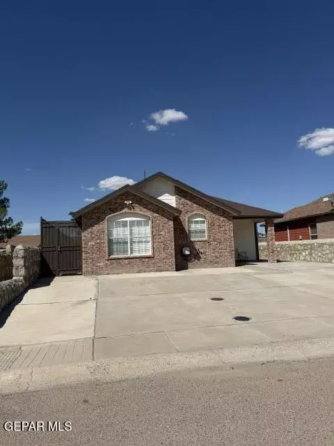 10421 Valle Del Mar Dr, Socorro, TX 79927