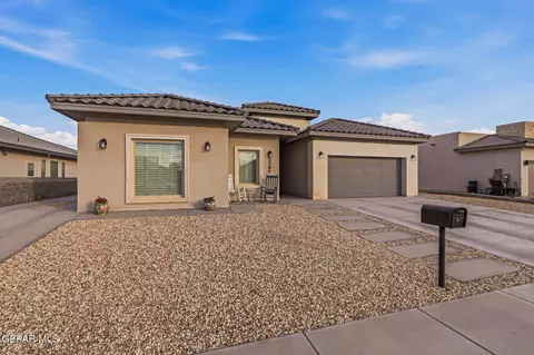 2084 Santa Isabella St, Sunland Park, NM 88063