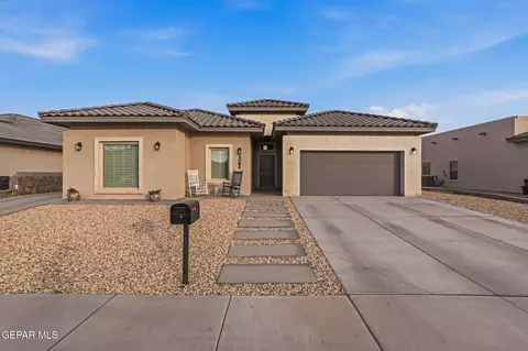 2084 Santa Isabella St, Sunland Park, NM 88063
