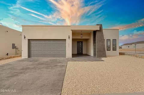 921 Ada Ln, El Paso, TX 79932