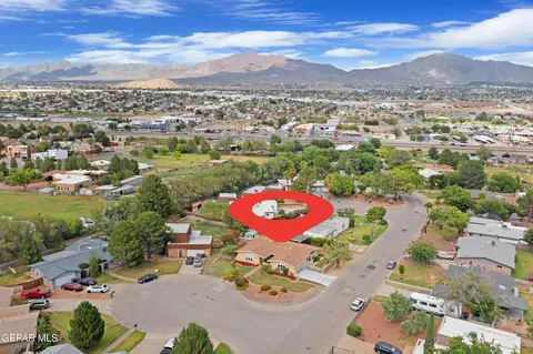 207 Serrania Dr, El Paso, TX 79932