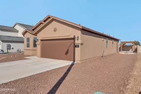 444 Sun Temple Rd, Socorro, TX 79927