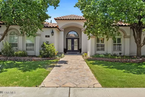 4455 Shadow Willow Dr, El Paso, TX 79922