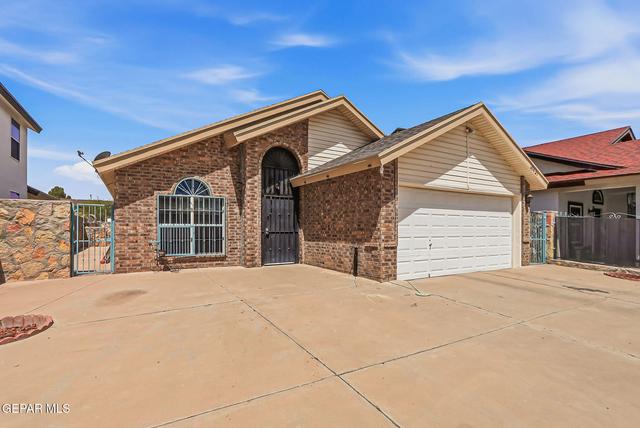 10422 Carter Scott Pl, Socorro, TX 79927