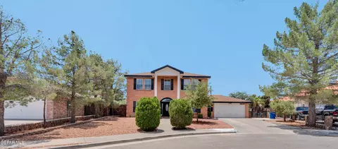 2121 Greenlee Dr, El Paso, TX 79936