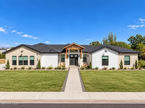 233 Rancho Viejo Dr, El Paso, TX 79927
