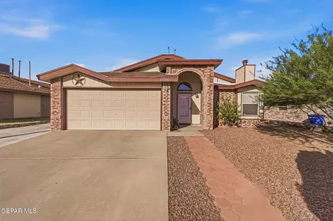 11050 Golden Pond Dr, El Paso, TX 79934