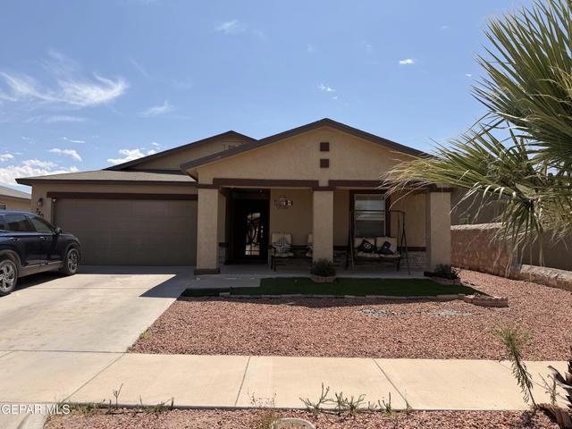 720 Villa Romero Dr, Horizon City, TX 79928