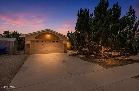 4721 Rio Vista Dr, Las Cruces, NM 88007