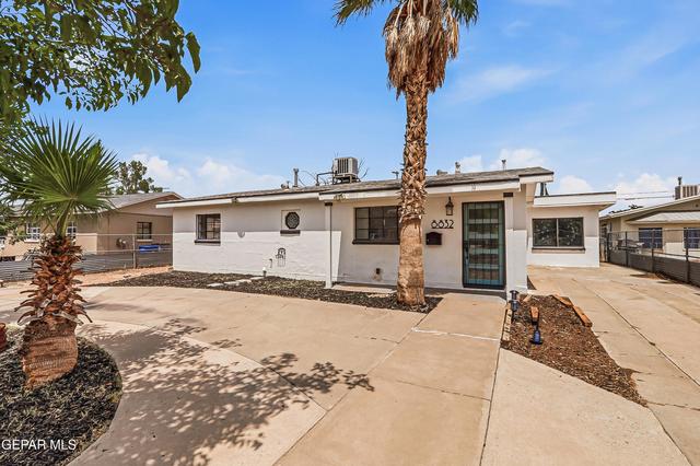 8832 Mount Hagan Dr, El Paso, TX 79904