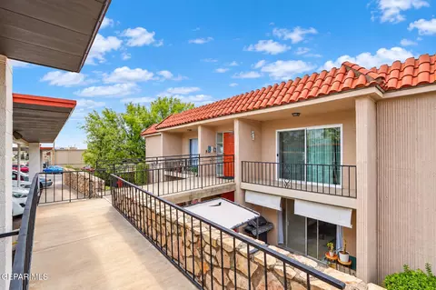 252 Shadow Mountain Dr #B12, El Paso, TX 79912