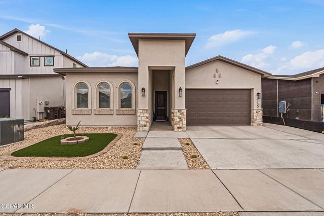 1123 Bronze Hill Ave, Santa Teresa, NM 88008